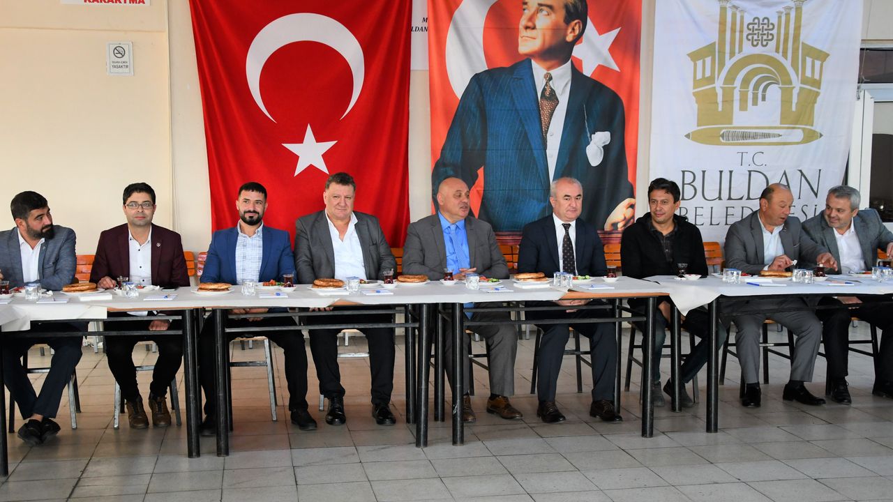 MHP İl Başkanı Garip ve Başkan Şevik, Buldanlı muhtarlarla bir araya geldi