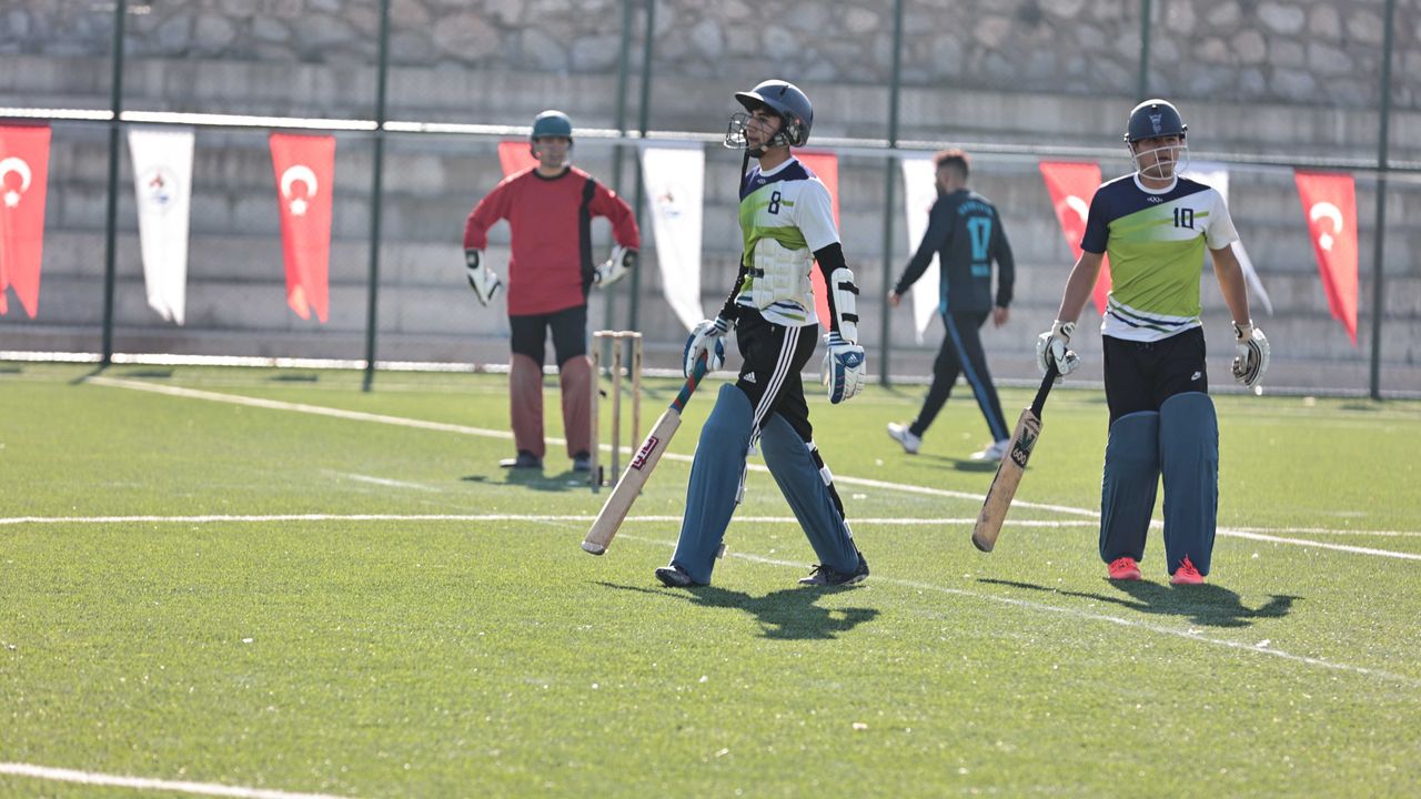 Kriket Türkiye Şampiyonası Devam Ediyor