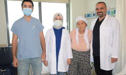 74 yaşındaki hasta safra yolundaki taşlardan ameliyatsız kurtuldu