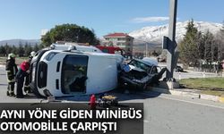 Aynı yöne giden minibüs otomobille çarpıştı  