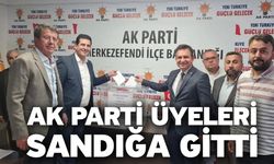 Ak Parti Üyeleri Sandığa Gitti