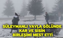 Süleymanlı Yayla Gölünde kar ve sisin birleşimi mest etti