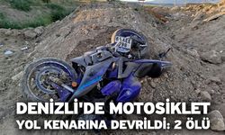 Denizli'de motosiklet yol kenarına devrildi: 2 ölü