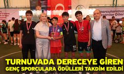 Turnuvada Dereceye Giren Genç Sporculara Ödülleri Takdim Edildi