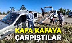 Tütün işçilerini taşıyan otomobil, hafif ticari araçla kafa kafaya çarpıştı
