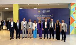 Kumral, Konya’da "Millet ile Bütünleşen Belediyecilik" Toplantısına Katıldı