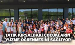 Tatık kırsaldaki çocukların yüzme öğrenmesini sağlıyor