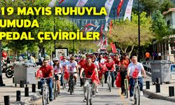 Denizli’de yüzlerce bisikletli şehir turu attı