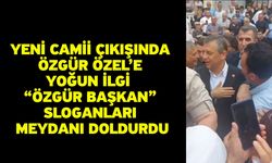 Yeni Camii Çıkışında Özgür Özel’e Yoğun İlgi “Özgür Başkan” Sloganları Meydanı Doldurdu