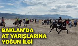 Baklan’da at yarışlarına yoğun ilgi