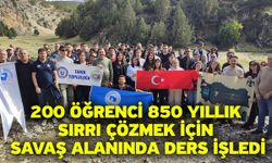 200 Öğrenci 850 Yıllık Sırrı Çözmek İçin Savaş Alanında Ders İşledi