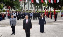 Baklan’da 29 Ekim Cumhuriyet Bayramı İçin Çelenk Sunma Töreni Düzenlendi