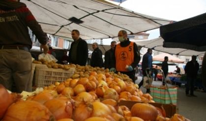 Pamukkale Belediyesi Risk Grubundaki Vatandaşlar İçin Pazara Çıktı