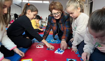 Çelik çocuklarla eğlenceli vakit geçirdi