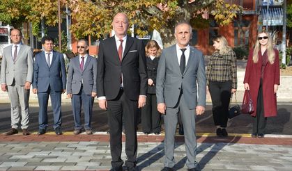 Kumral, 24 Kasım Öğretmenler Günü Programına Katıldı