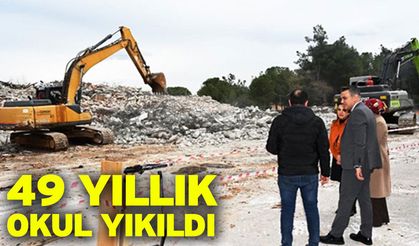 49 Yıllık Okul Yıkıldı