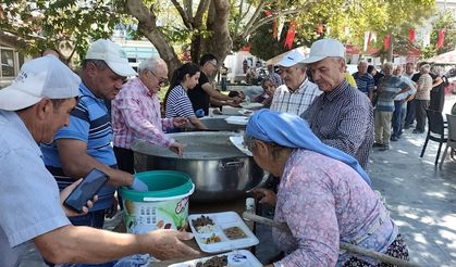 Gülsever Mevlid Kandili’nde Vatandaşlarla Buluştu
