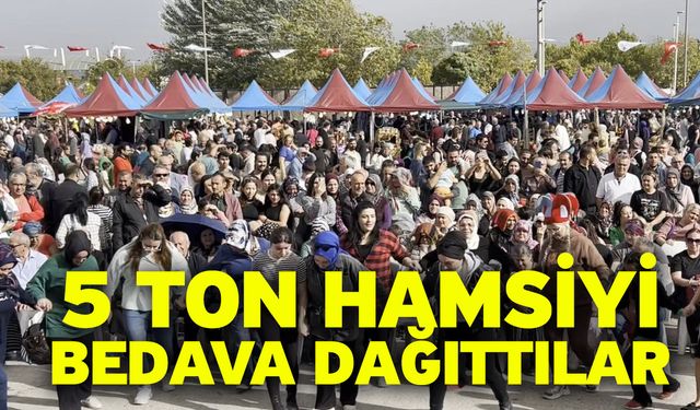 5 Ton Hamsiyi Bedava Dağıttılar