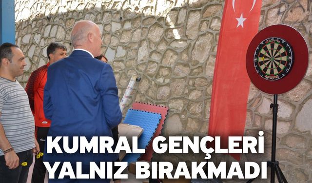 Kumral gençleri yalnız bırakmadı