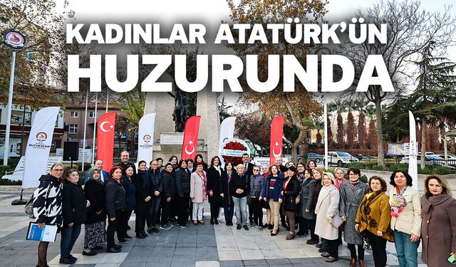 Kadın Meclisi, Atatürk Anıtı’na Çelenk Bıraktı