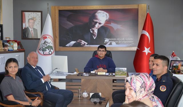 Babadağ’da Gençler Başkanlık Makamında