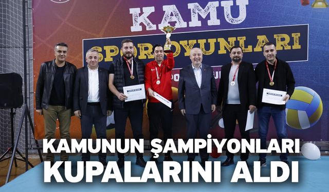 Kamunun şampiyonları kupalarını aldı