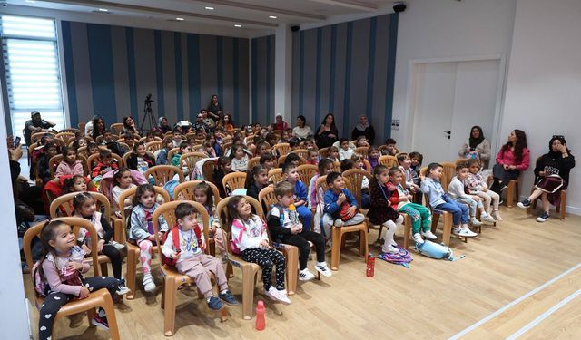 Merkezefendi Belediyesi Kent Tiyatrosu Miniklerin Yüzünü Güldürdü