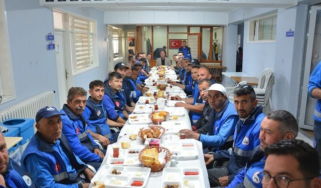 Kumral’dan 1 Mayıs Öncesi Personele Anlamlı Buluşma