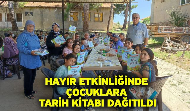 Hayır etkinliğinde çocuklara tarih kitabı dağıtıldı