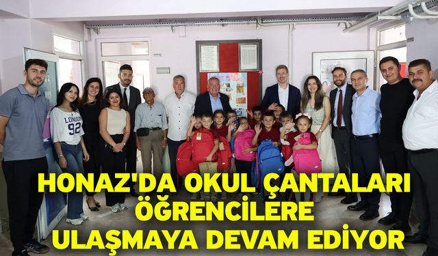 Honaz'da okul çantaları öğrencilere ulaşmaya devam ediyor