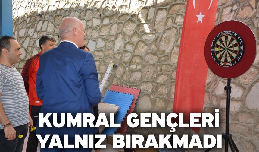 Kumral gençleri yalnız bırakmadı