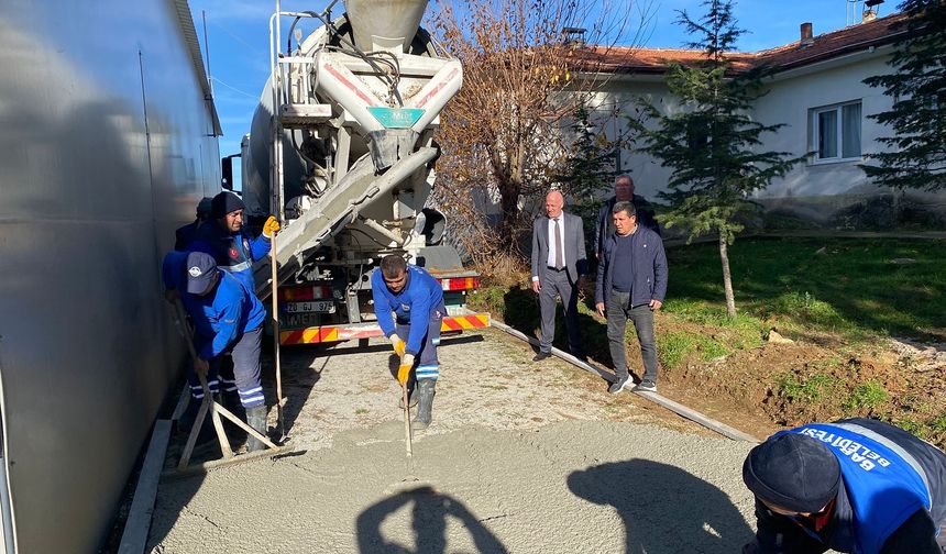 Babadağ’da Yol, Kaldırım ve Çevre Düzenleme Çalışmaları Sürüyor