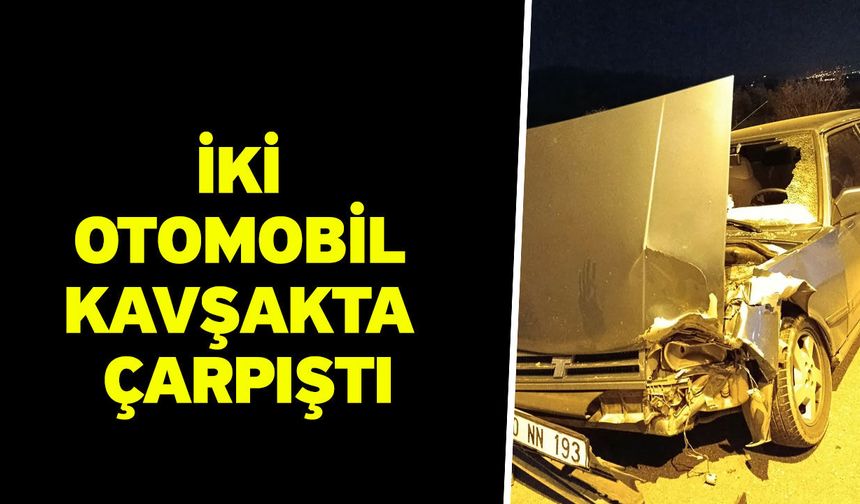 Denizli'de İki Otomobil Kavşakta Çarpıştı
