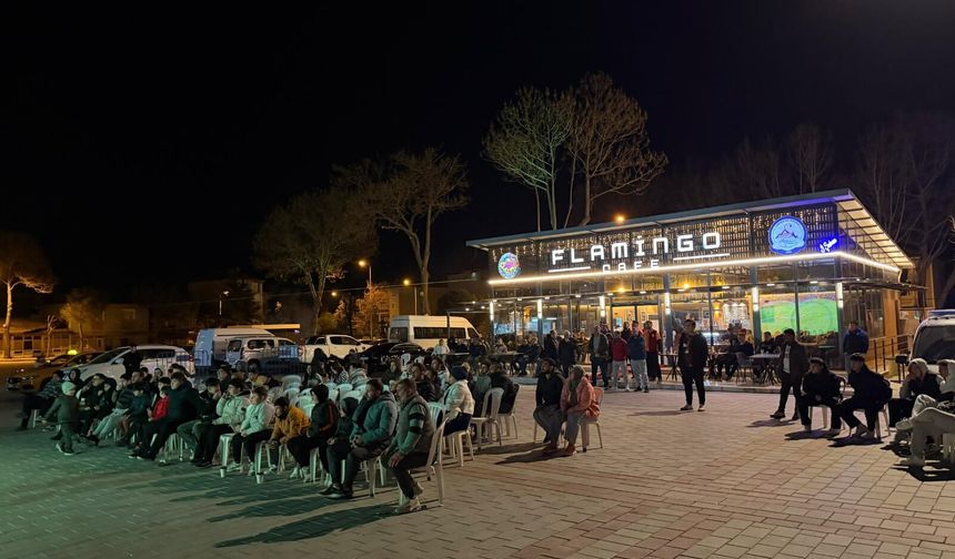 Çardak Meydanı’nda dev ekranda Futbol coşkusu yaşandı!