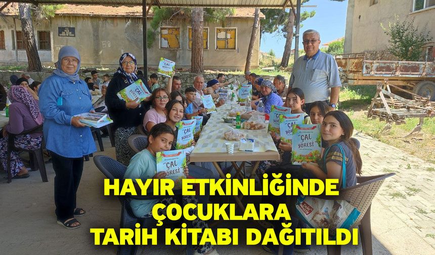 Hayır etkinliğinde çocuklara tarih kitabı dağıtıldı