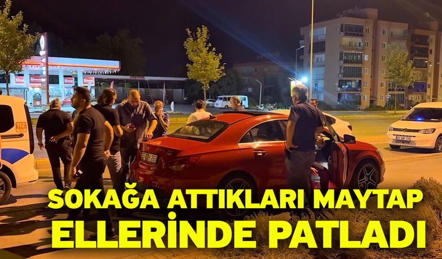 Sokağa attıkları maytap ellerinde patladı