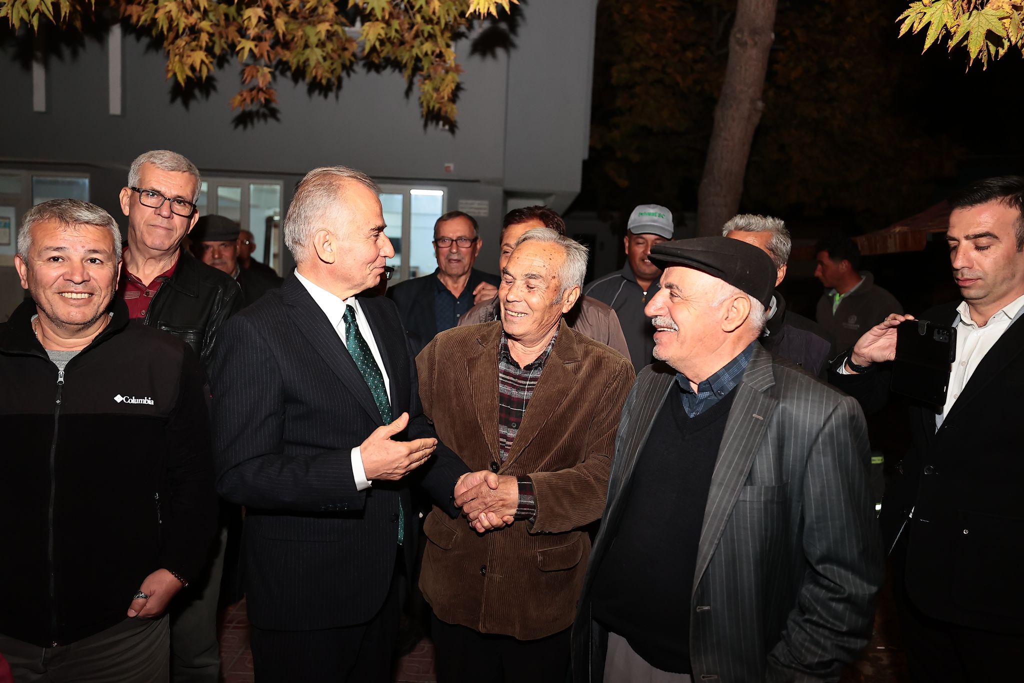Başkan Zolan Bozkurt’ta vatandaşlarla kucaklaştı (7)