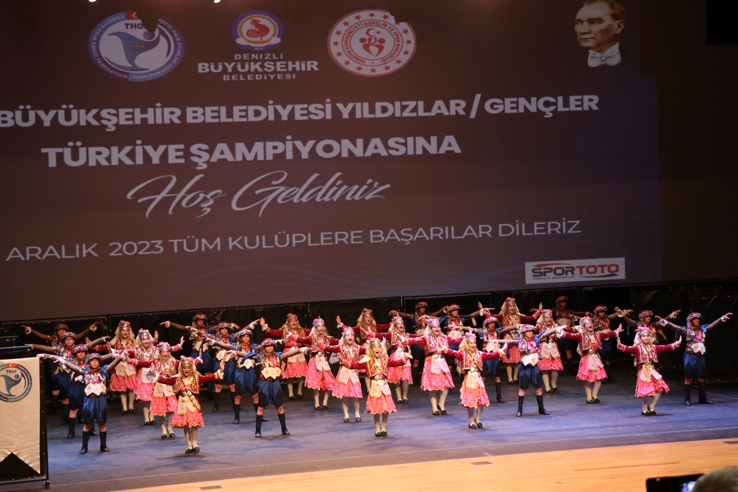 Halk Oyunları Türkiye Şampiyonası heyecanı doyasıya  (1