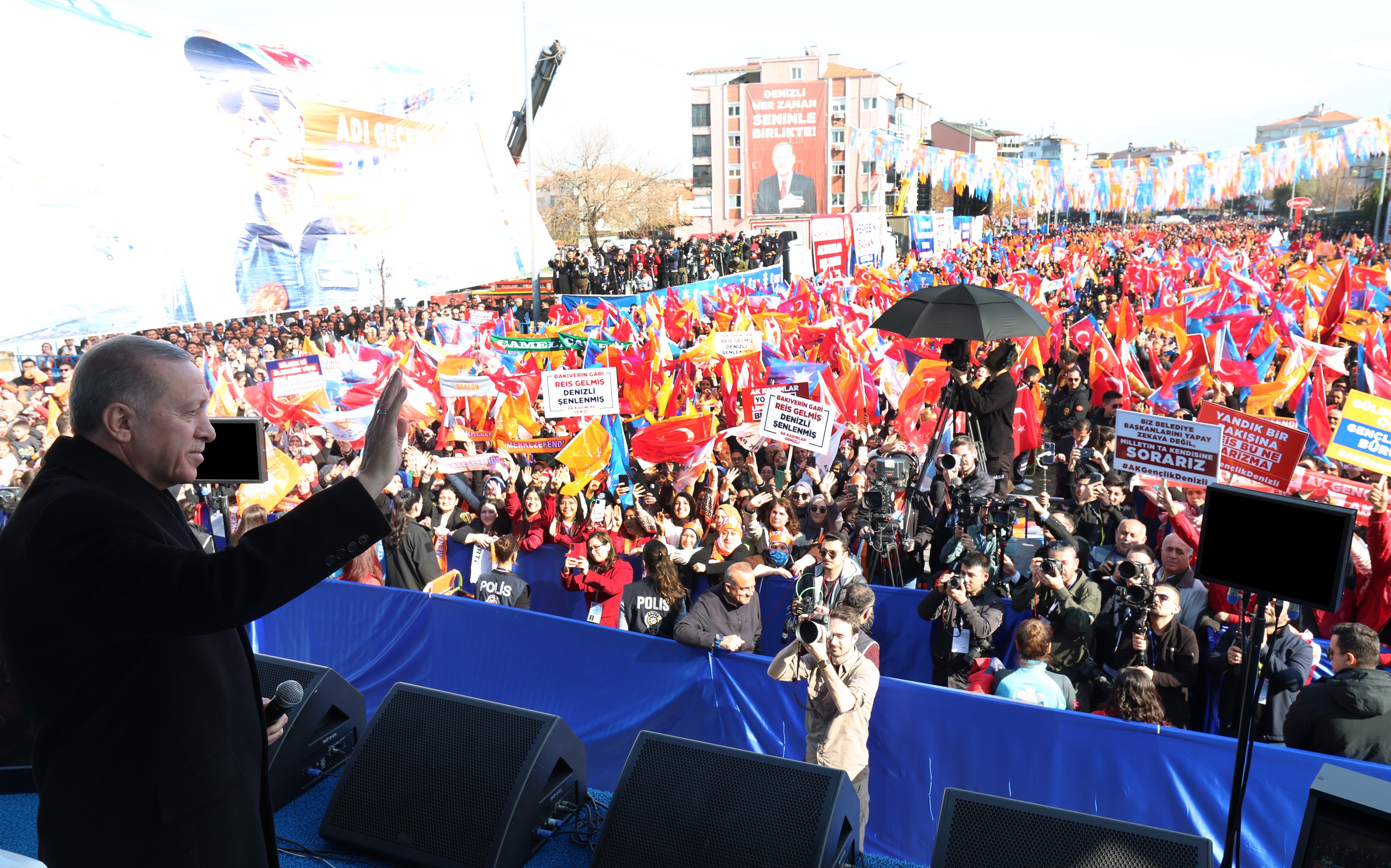 Cumhurbaşkani Erdoğan Muhalefet Kendi̇ İçleri̇nde Horoz Dövüşünden Beter Bi̇r Kavga Hali̇nde (1)