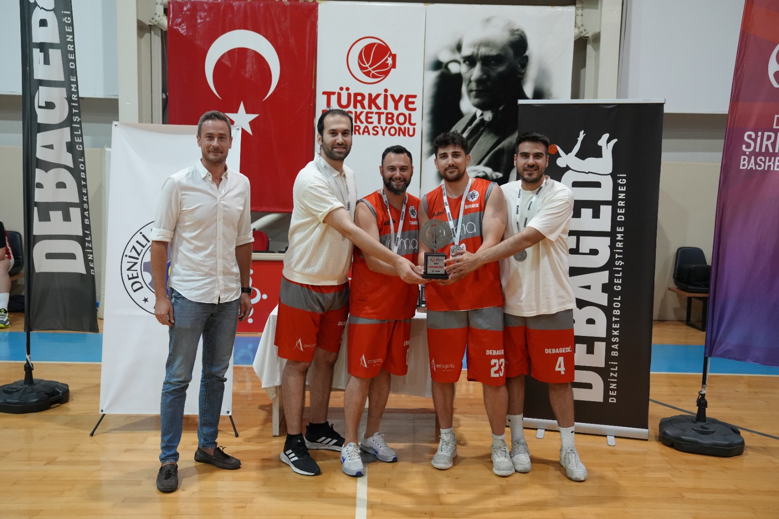 “Deni̇zli̇ Şi̇rketler Basketbol Li̇gi̇”Nde Büyük Fi̇nal (3)