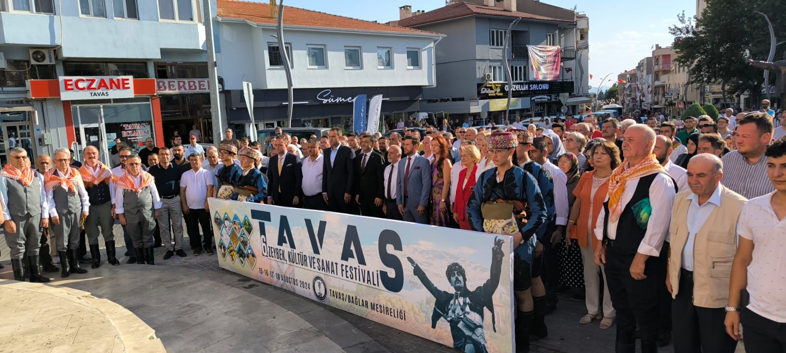 Tavas Zeybeği̇ni̇ Dünyaya Tanitacak Festi̇val Başladi (2)