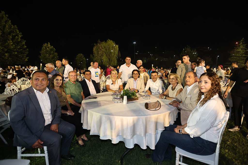 Toplu Sünnet Şöleni̇ Çocuklarin Yüzünü Güldürdü (1)