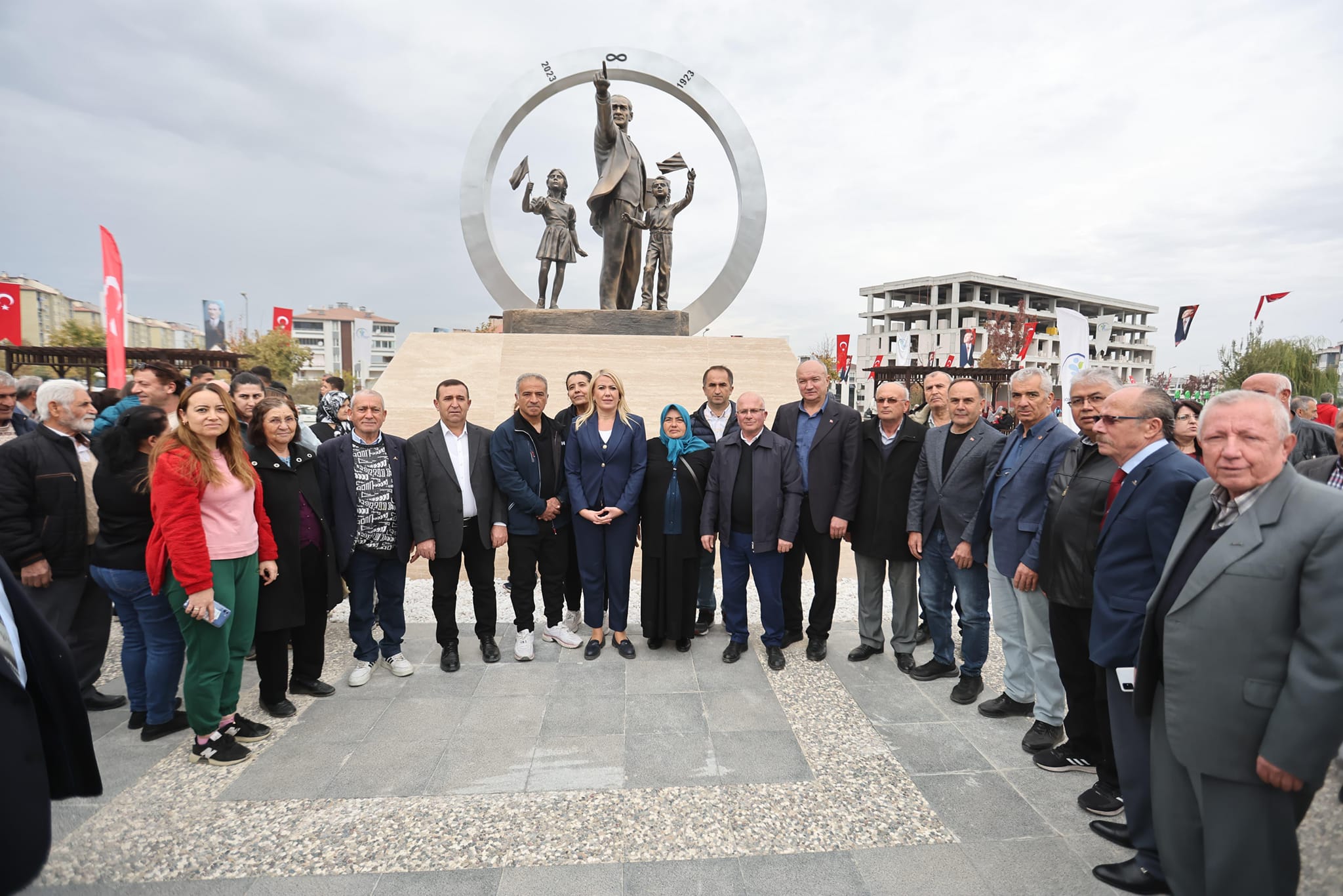 100. Yil Meydani Ve Aniti Karahasanli Mahallesi̇’nde Açildi (14)