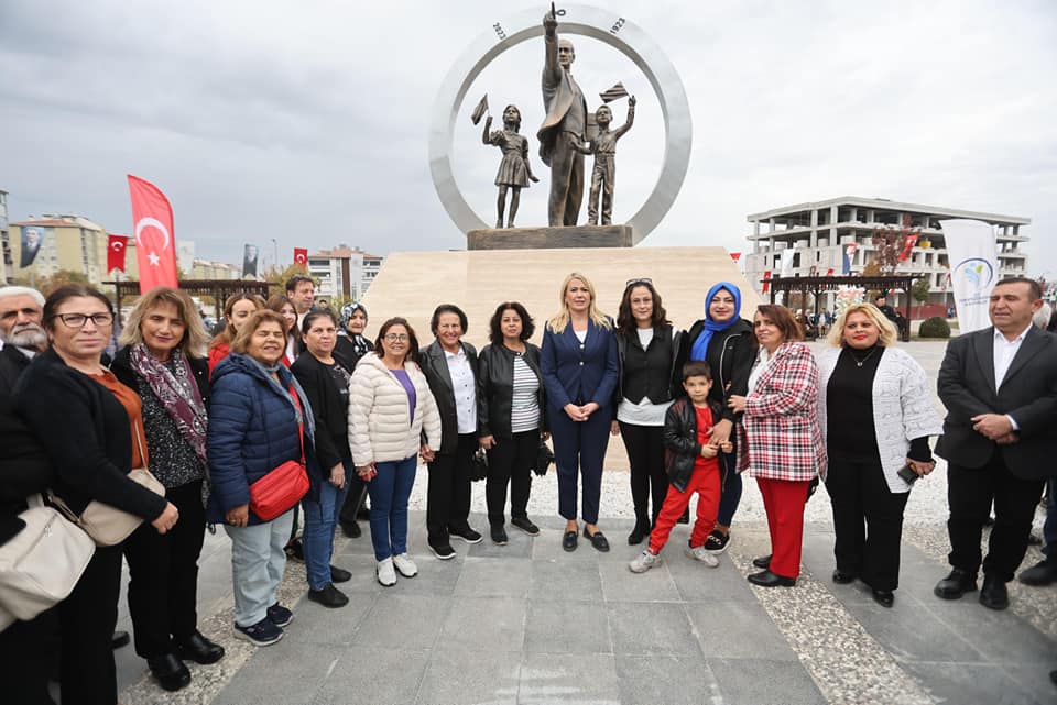 100. Yil Meydani Ve Aniti Karahasanli Mahallesi̇’nde Açildi (7)