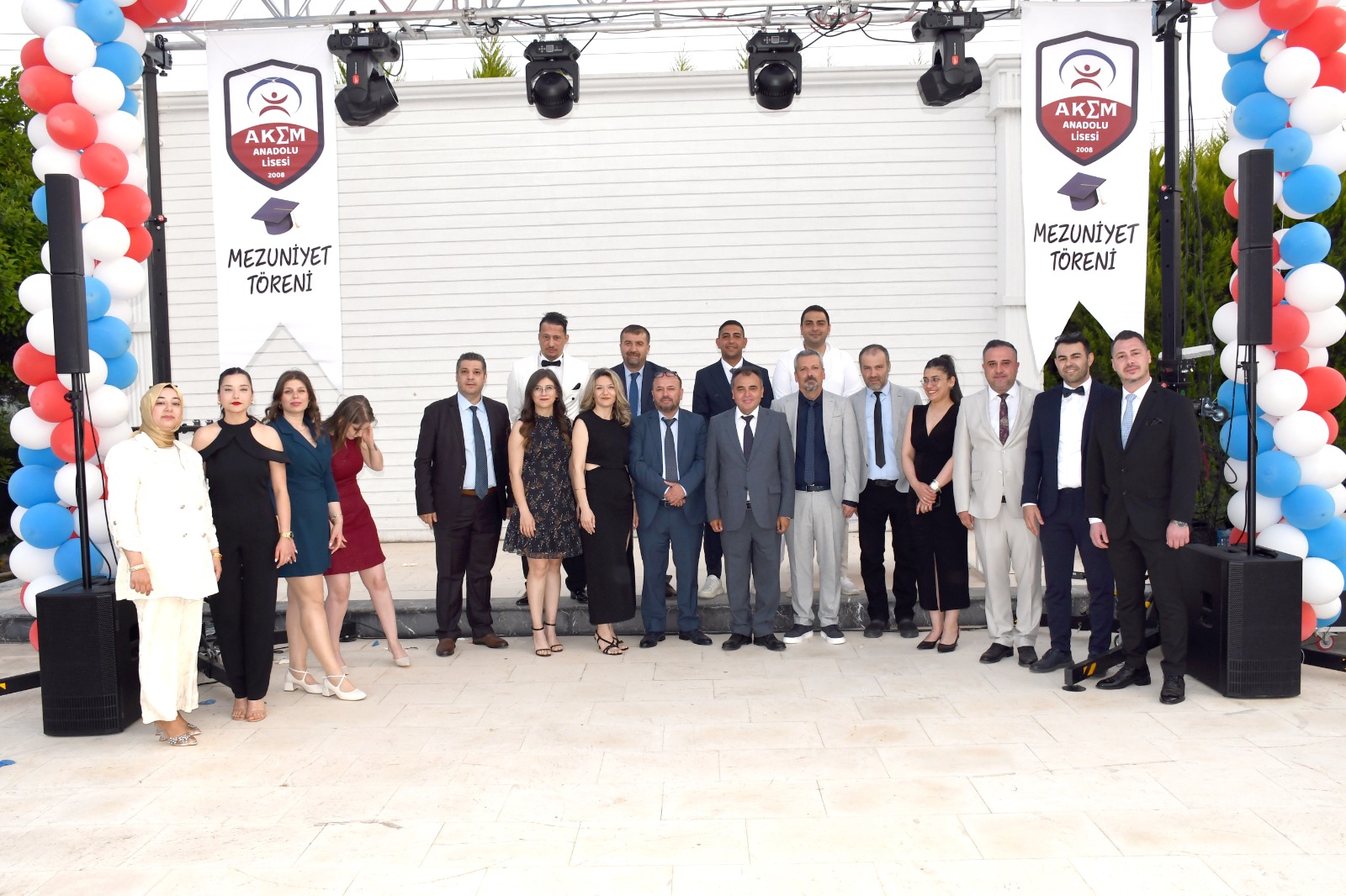 Akem Ai̇lesi̇ 10. Yilinda Da Öğrenci̇leri̇ni̇ Gururla Uğurladi (11)