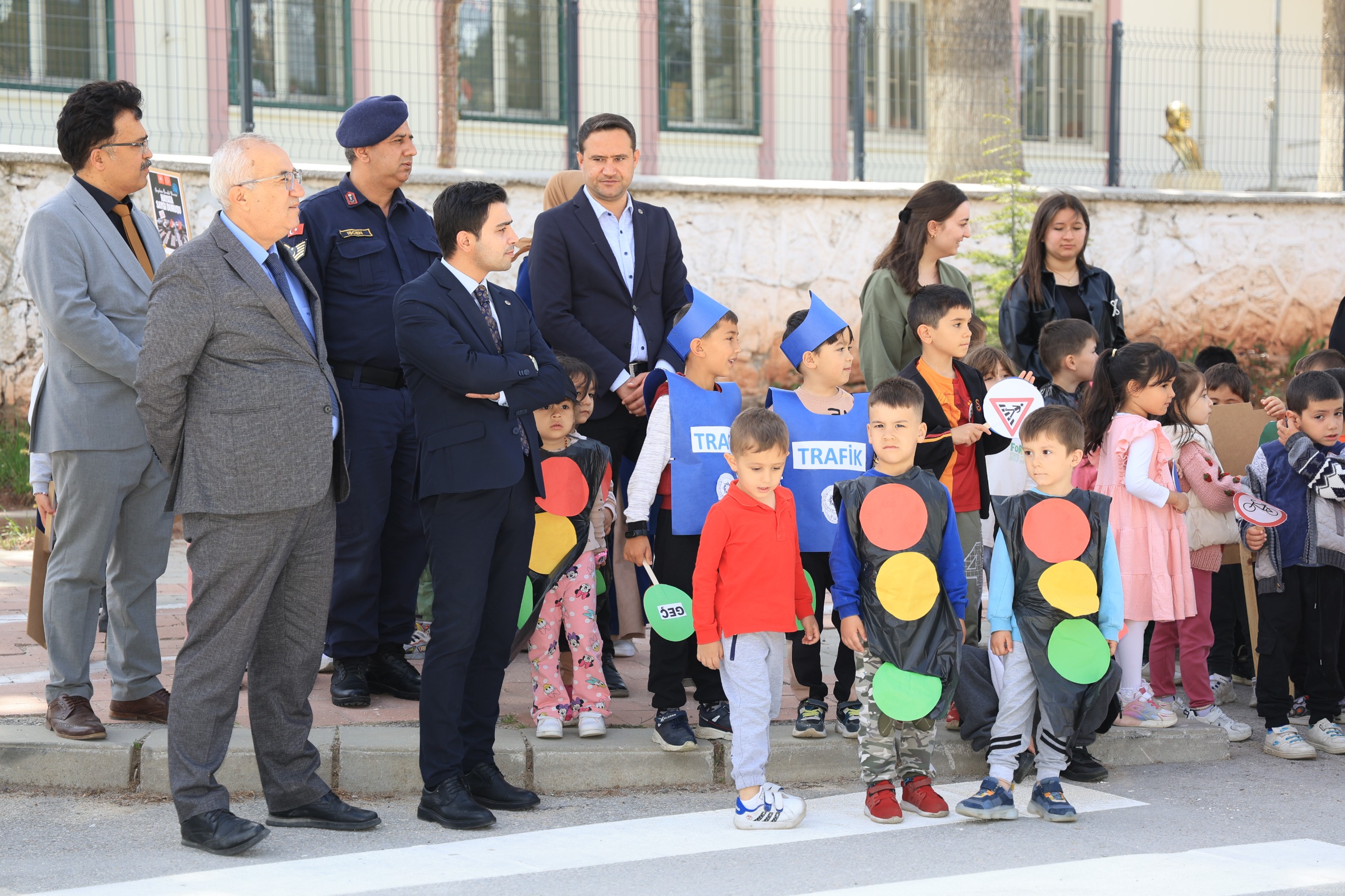 Arslan, Mi̇ni̇klerle Trafi̇k Haftasi Etki̇nli̇ği̇nde Buluştu (3)