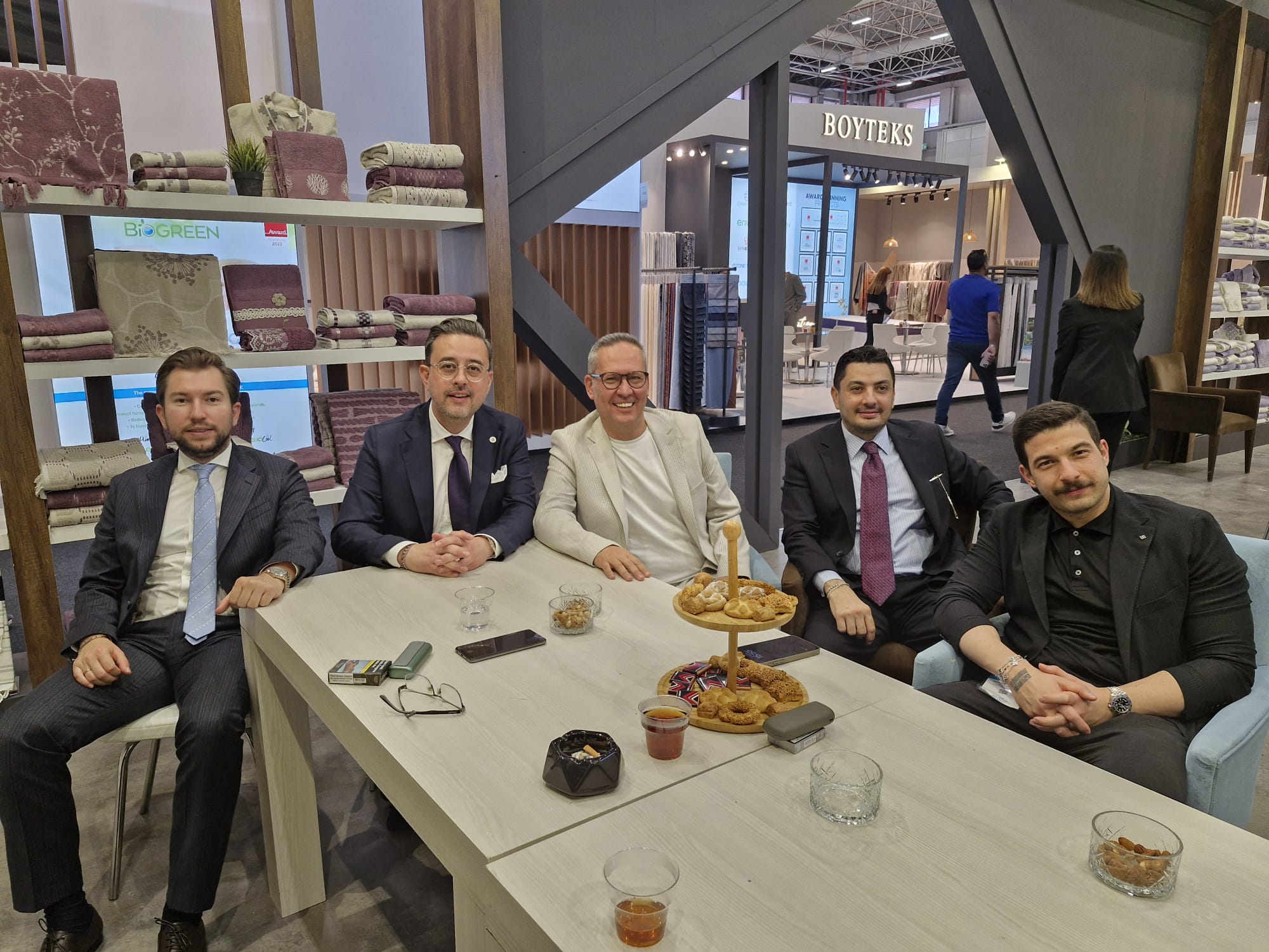 Kaynak Teksti̇l’den Hometex 2025’E “Ateş Ve Su” Damgasi (4)