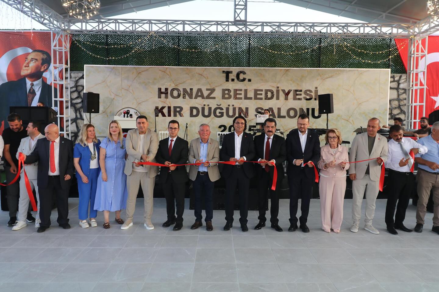 540534652 18160393345372791 2049638686638133296 N