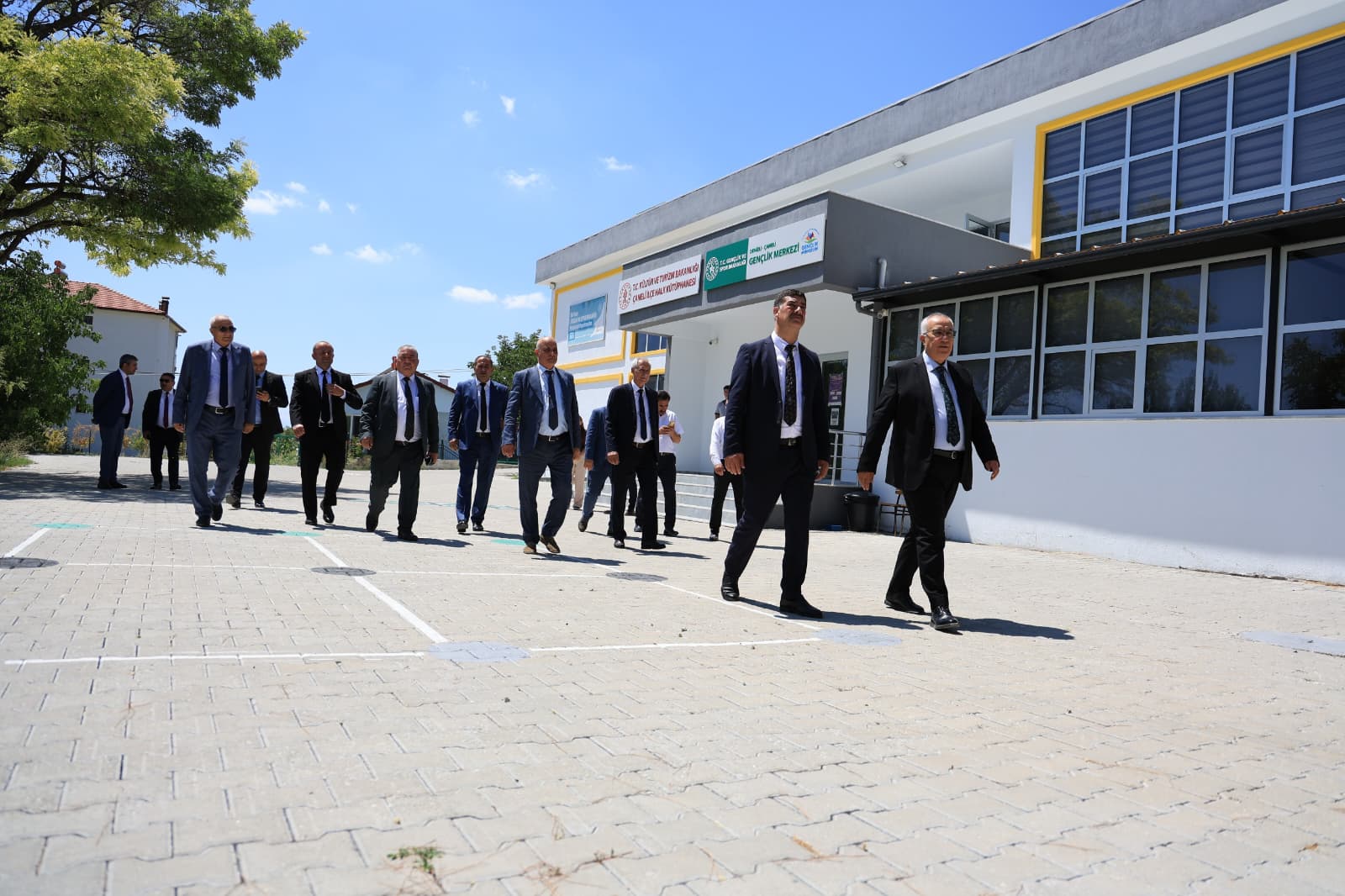 Azerbaycan Heyeti̇nden Çameli̇ Gençli̇k Merkezi̇’ne Tam Not (1)