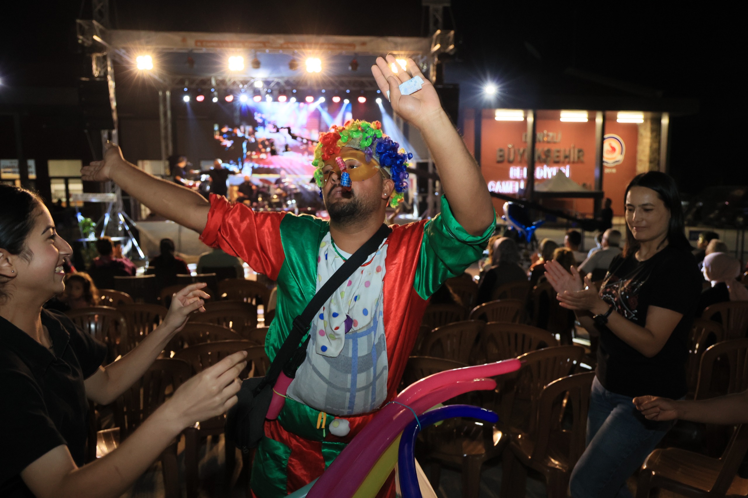 Çameli̇ Festi̇vali̇’ni̇n İki̇nci̇ Günü Coşkulu Konserlerle Renkli̇ Geçti̇ (2)